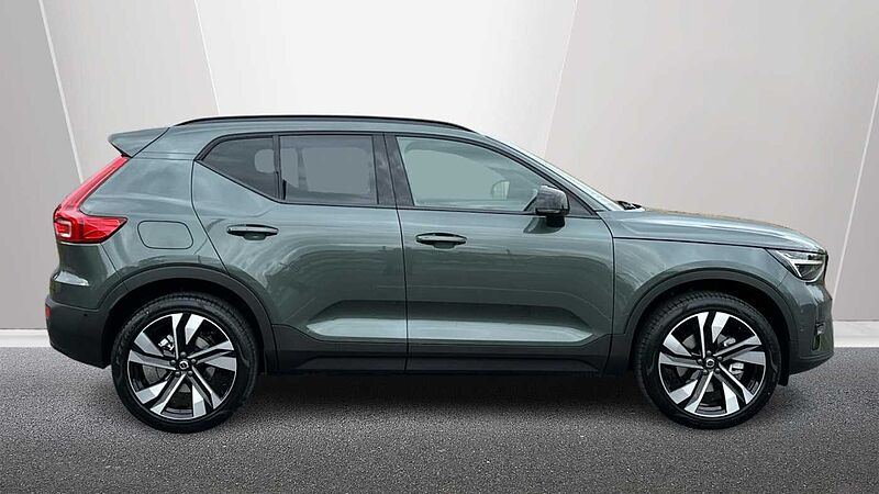 Volvo XC40 Ultra, B4 Mild hybrid, Petrol, Dark ( Forest Lake )