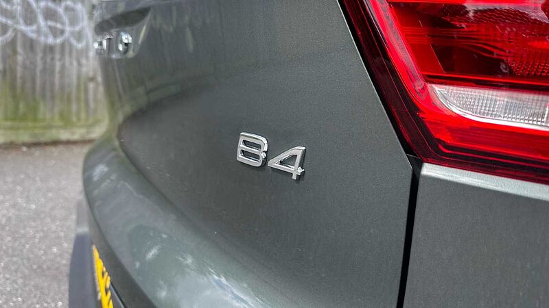 Volvo XC40 Ultra, B4 Mild hybrid, Petrol, Dark ( &pound;47,000 New )