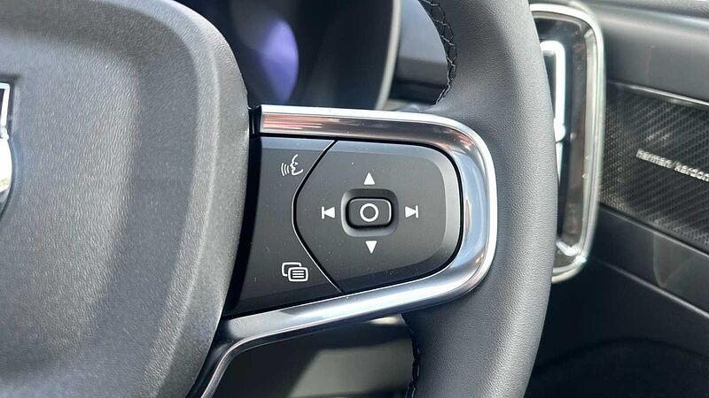 Volvo XC40 Ultra, B4 Mild hybrid, Petrol, Dark ( &pound;47,000 New )