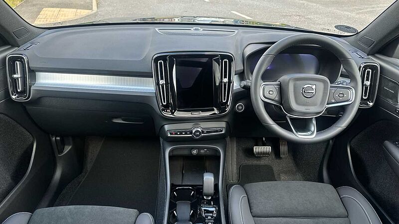 Volvo XC40 Ultra, B4 Mild hybrid, Petrol, Dark ( &pound;47,000 New )