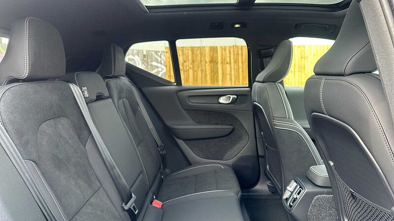 Volvo XC40 Ultra, B4 Mild hybrid, Petrol, Dark ( &pound;47,000 New )