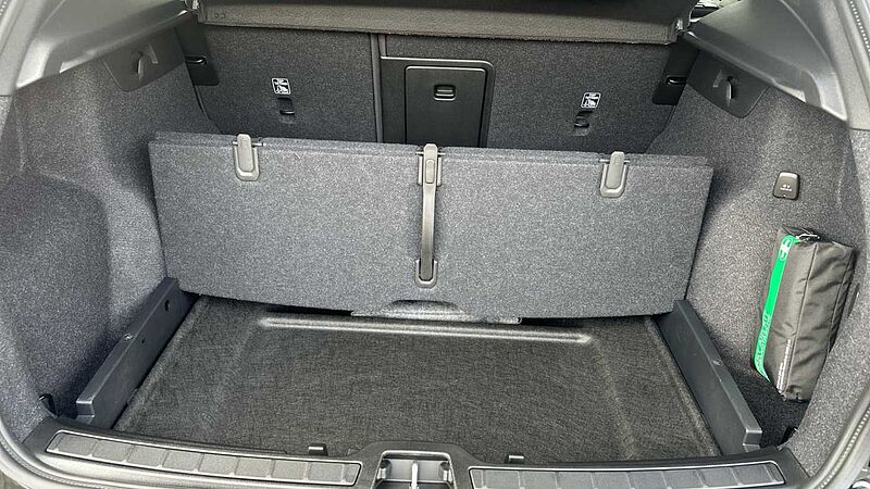 Volvo XC40 Ultra, B4 Mild hybrid, Petrol, Bright ( &pound;47,000 New )