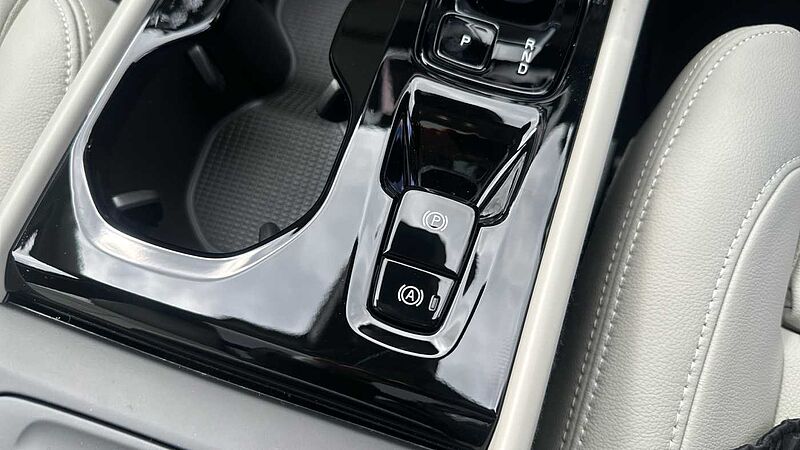 Volvo XC40 Ultra, B4 Mild hybrid, Petrol, Bright ( &pound;47,000 New )