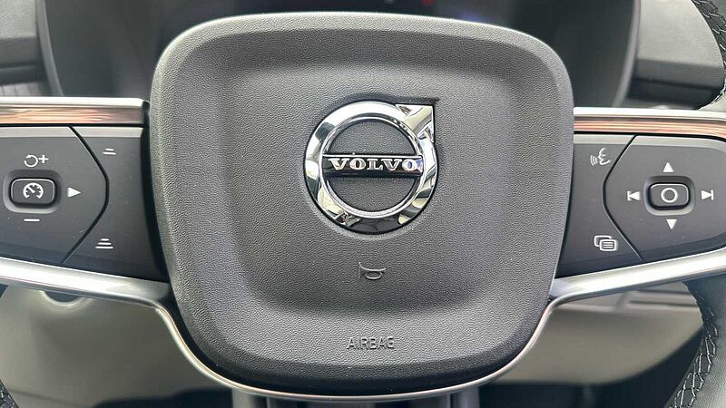 Volvo XC40 Ultra, B4 Mild hybrid, Petrol, Bright ( &pound;47,000 New )
