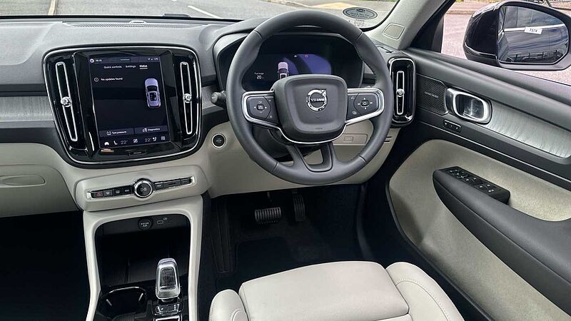 Volvo XC40 Ultra, B4 Mild hybrid, Petrol, Bright ( &pound;47,000 New )