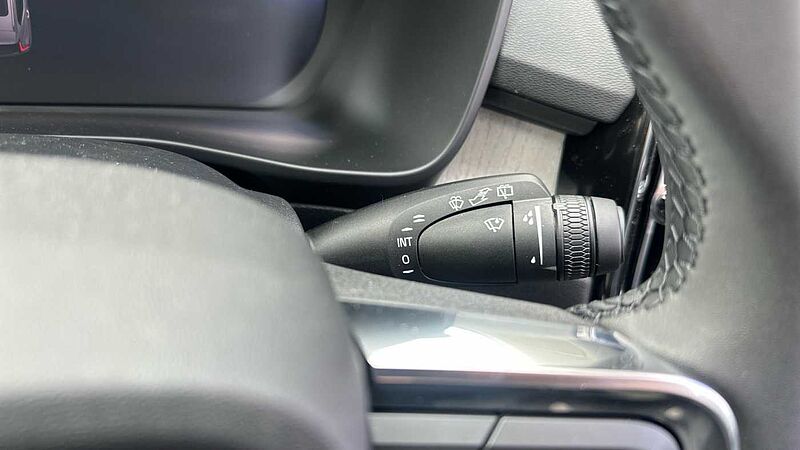 Volvo XC40 Ultra, B4 Mild hybrid, Petrol, Bright ( &pound;47,000 New )