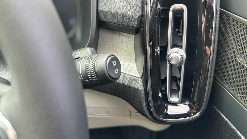 Volvo XC40 Ultra, B4 Mild hybrid, Petrol, Bright ( &pound;47,000 New )