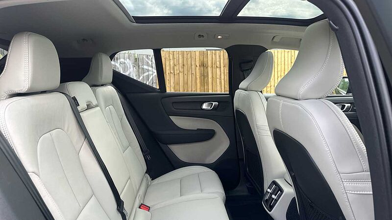 Volvo XC40 Ultra, B4 Mild hybrid, Petrol, Bright ( &pound;47,000 New )