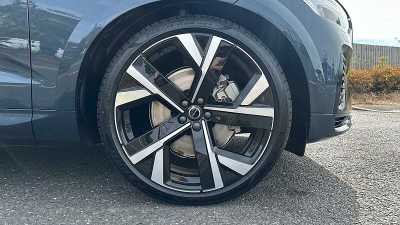 Volvo XC60 Ultra, T8 AWD Plug-in hybrid, Electric/Petrol, Dark ( 22' / Blond )
