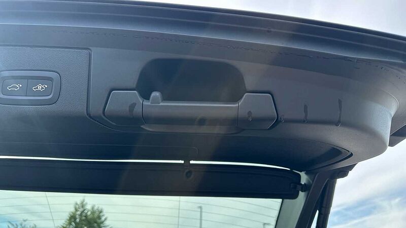 Volvo XC60 Ultra, T8 AWD Plug-in hybrid, Electric/Petrol, Dark ( 22' / Blond )