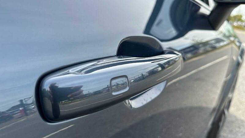 Volvo XC60 Ultra, T8 AWD Plug-in hybrid, Electric/Petrol, Dark ( 22' / Blond )