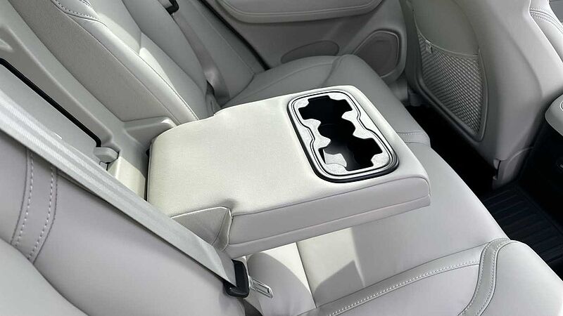 Volvo XC60 Ultra, T8 AWD Plug-in hybrid, Electric/Petrol, Dark ( 22' / Blond )