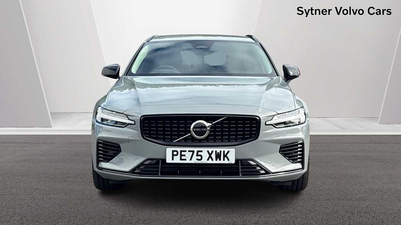 Volvo V60 Plus, T6 AWD Plug-in hybrid, Electric/Petrol, Dark
