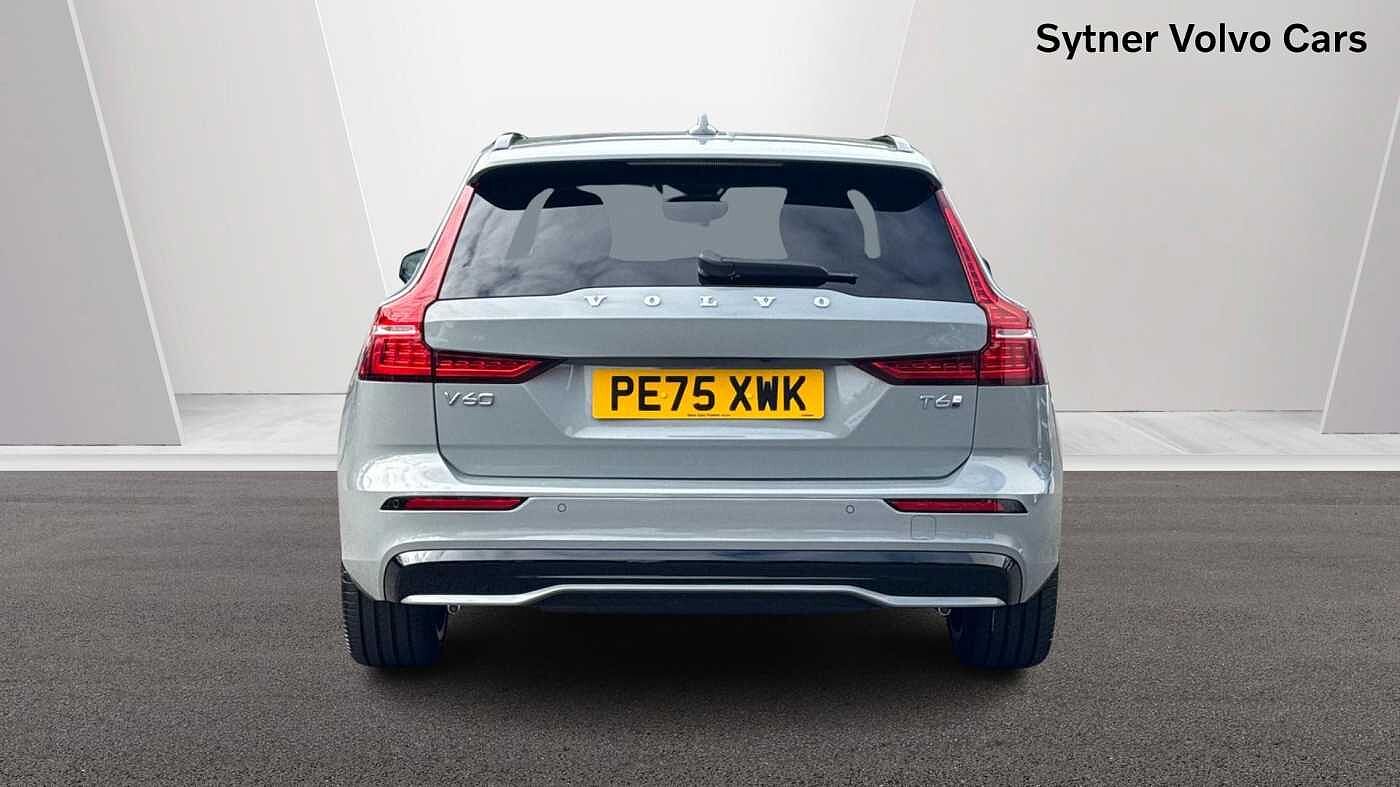 Volvo V60 Plus, T6 AWD Plug-in hybrid, Electric/Petrol, Dark
