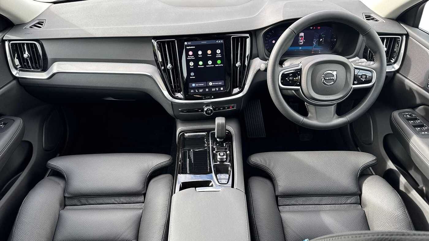 Volvo V60 Plus, T6 AWD Plug-in hybrid, Electric/Petrol, Dark