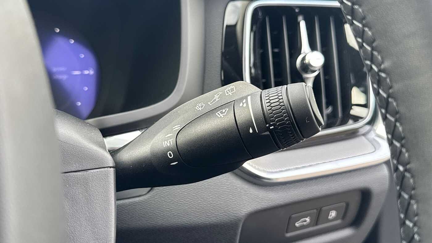 Volvo V60 Plus, T6 AWD Plug-in hybrid, Electric/Petrol, Dark