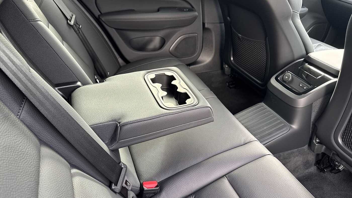 Volvo V60 Plus, T6 AWD Plug-in hybrid, Electric/Petrol, Dark