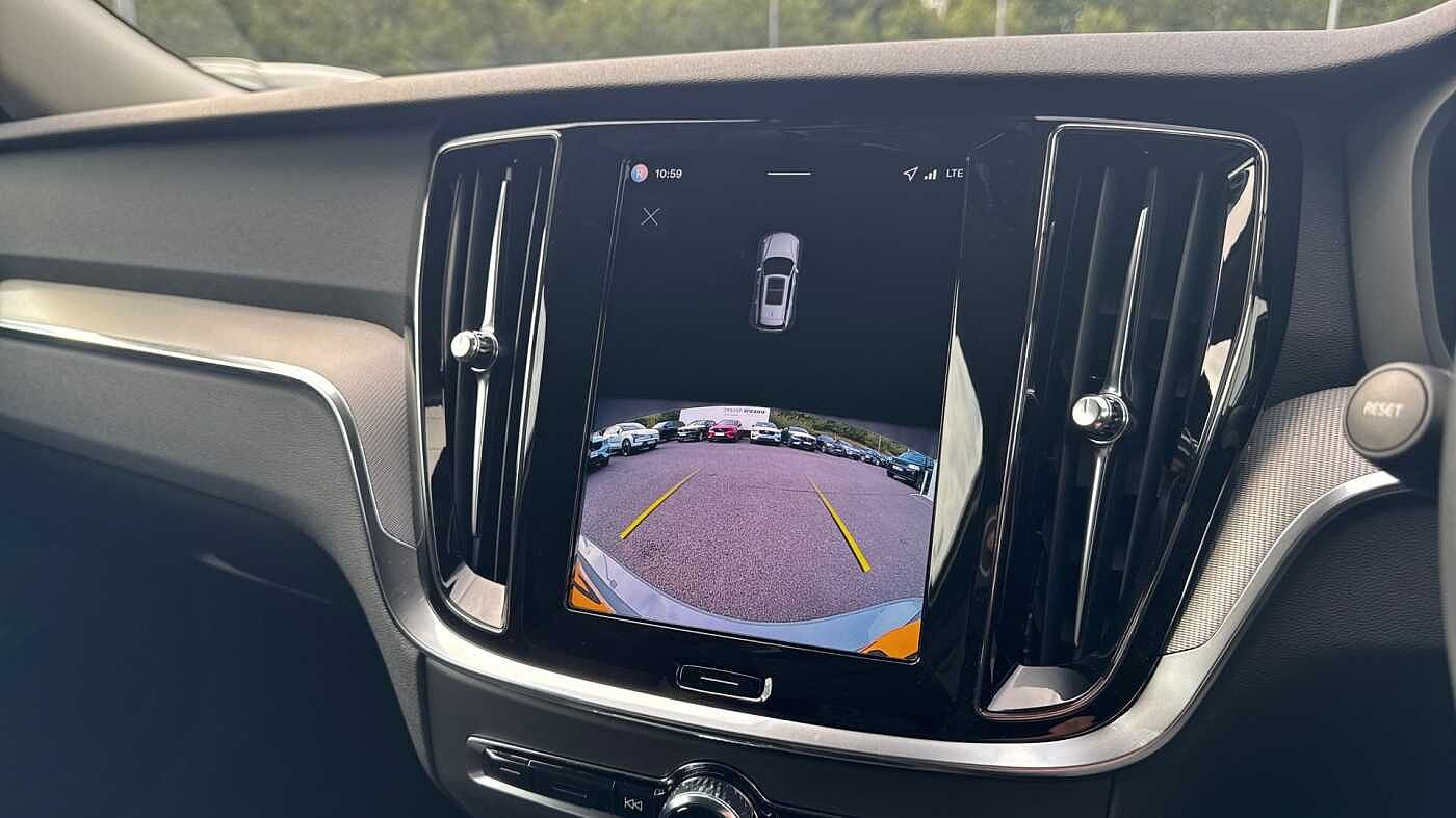 Volvo V60 Plus, T6 AWD Plug-in hybrid, Electric/Petrol, Dark