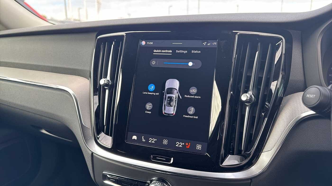 Volvo V60 Plus, T6 AWD Plug-in hybrid, Electric/Petrol, Dark