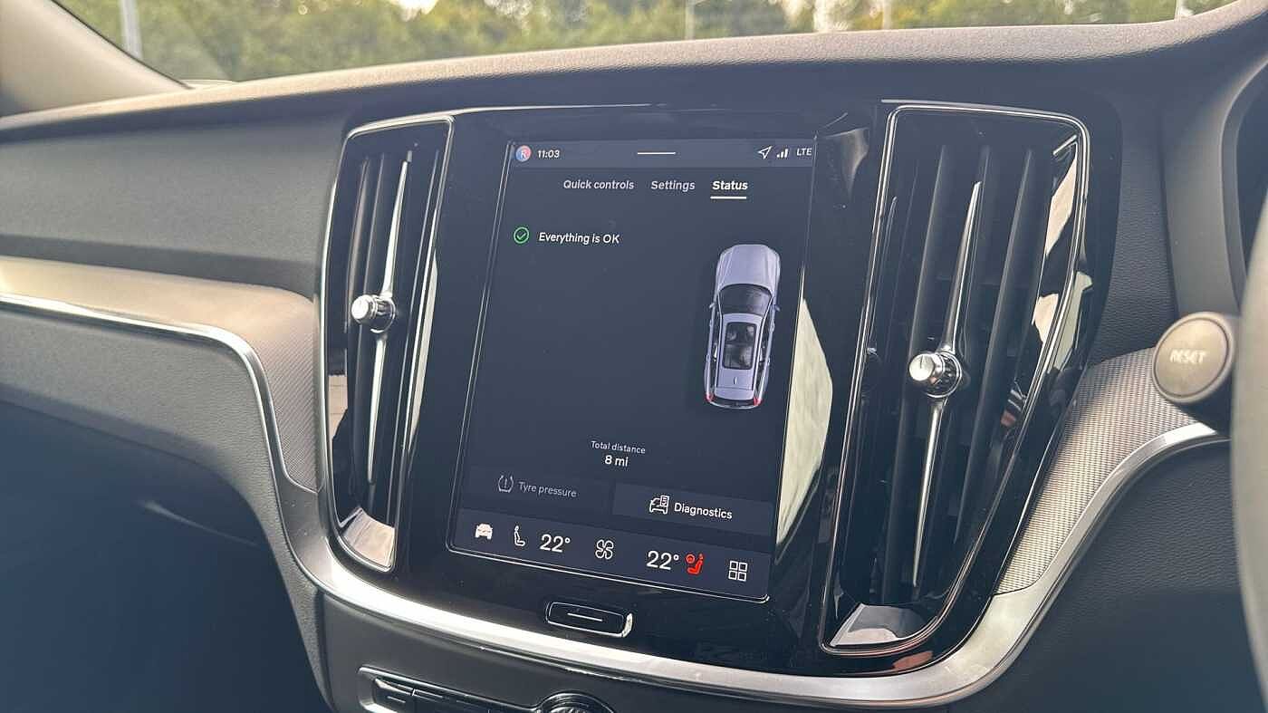 Volvo V60 Plus, T6 AWD Plug-in hybrid, Electric/Petrol, Dark