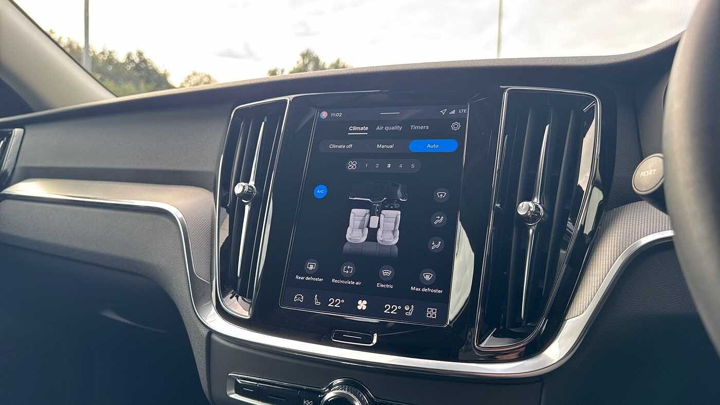 Volvo V60 Plus, T6 AWD Plug-in hybrid, Electric/Petrol, Dark