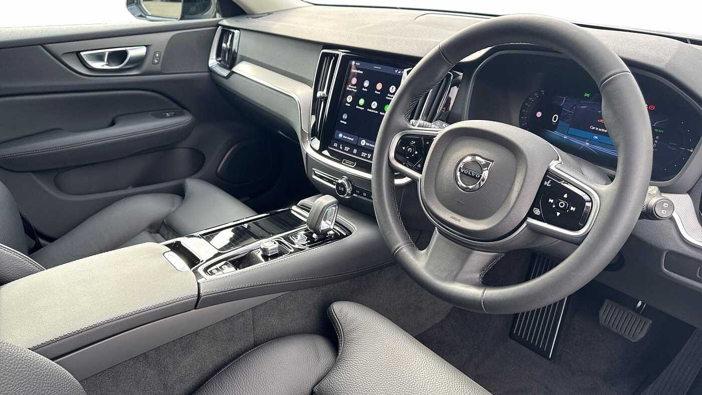 Volvo V60 Plus, T6 AWD Plug-in hybrid, Electric/Petrol, Dark