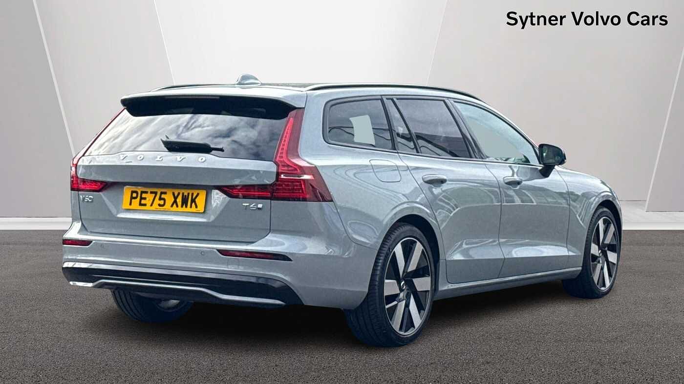 Volvo V60 Plus, T6 AWD Plug-in hybrid, Electric/Petrol, Dark