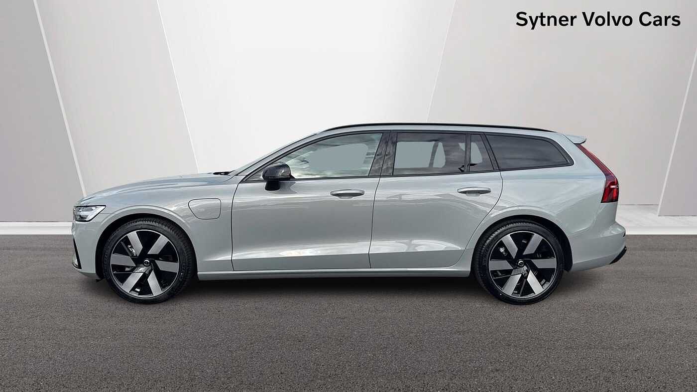 Volvo V60 Plus, T6 AWD Plug-in hybrid, Electric/Petrol, Dark