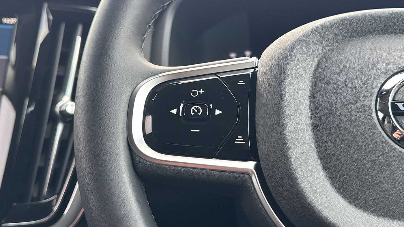 Volvo V90 Plus, T6 AWD Plug-in hybrid, Electric/Petrol, Dark