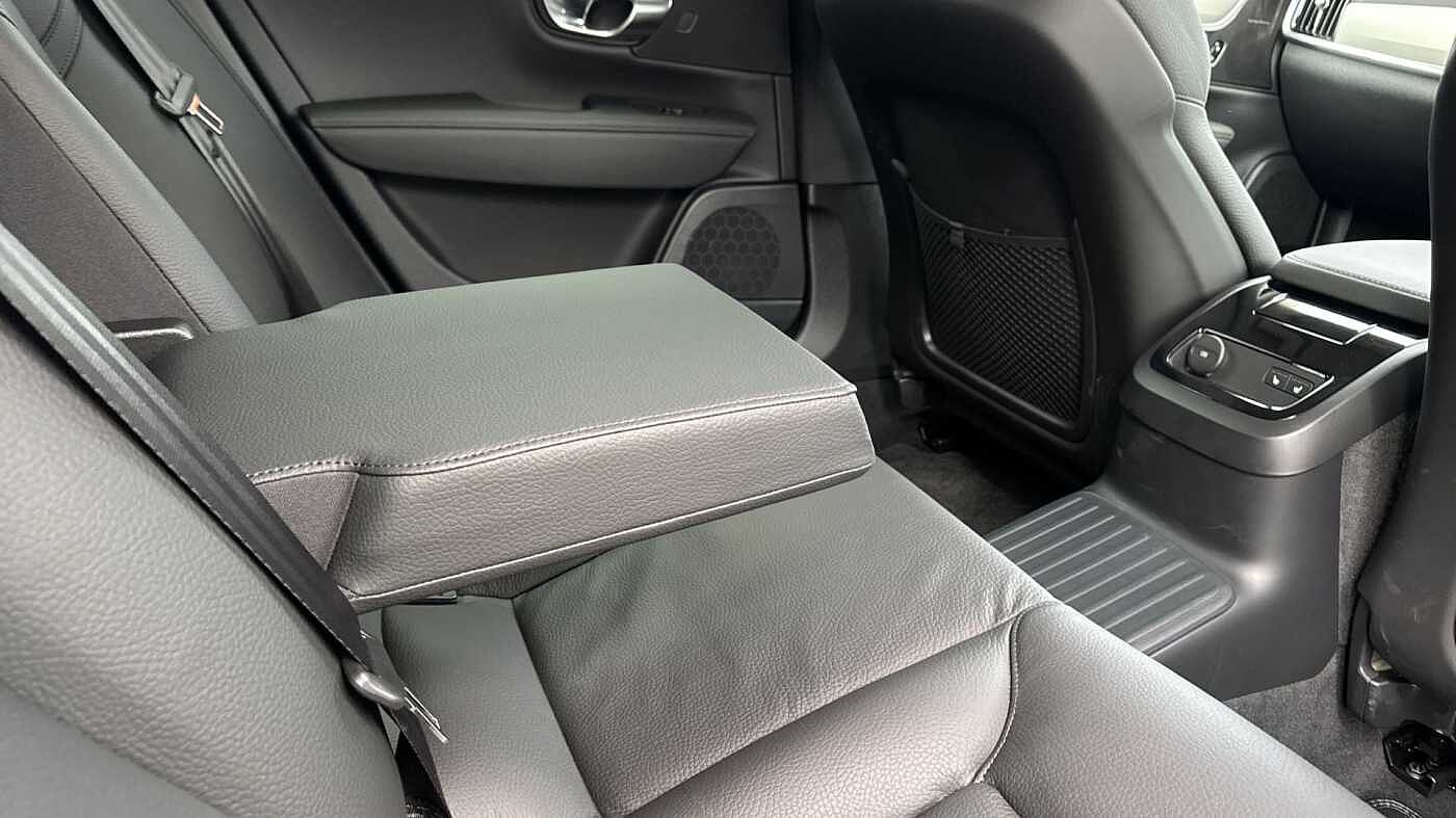 Volvo V90 Plus, T6 AWD Plug-in hybrid, Electric/Petrol, Dark