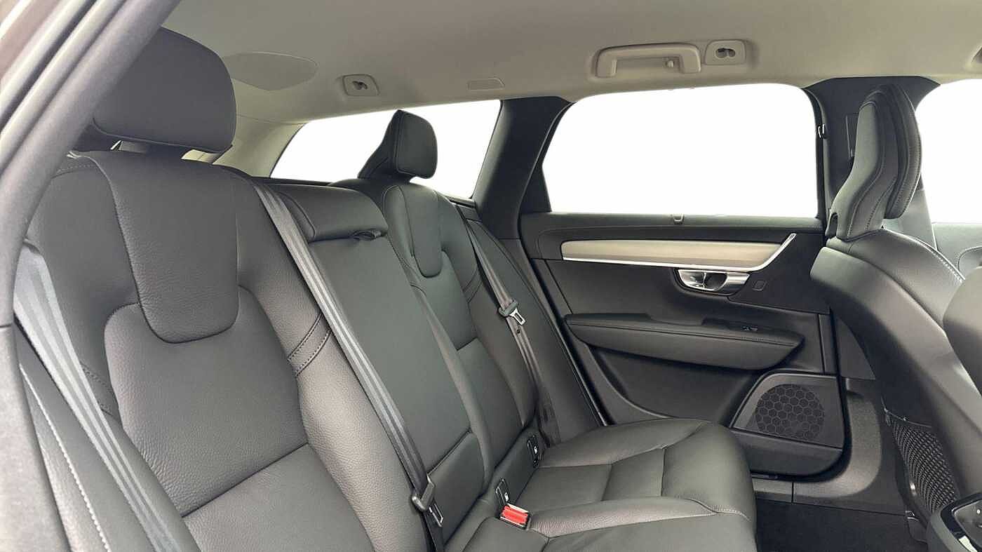 Volvo V90 Plus, T6 AWD Plug-in hybrid, Electric/Petrol, Dark