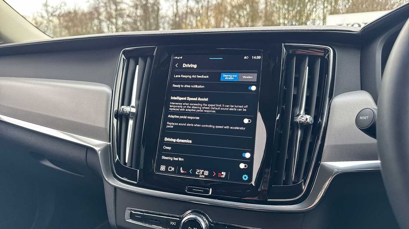 Volvo V90 Plus, T6 AWD Plug-in hybrid, Electric/Petrol, Dark