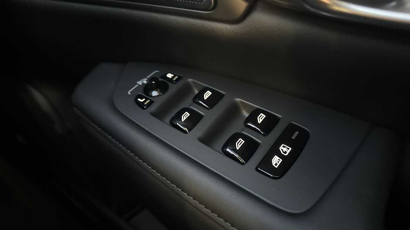 Volvo V90 Plus, T6 AWD Plug-in hybrid, Electric/Petrol, Dark