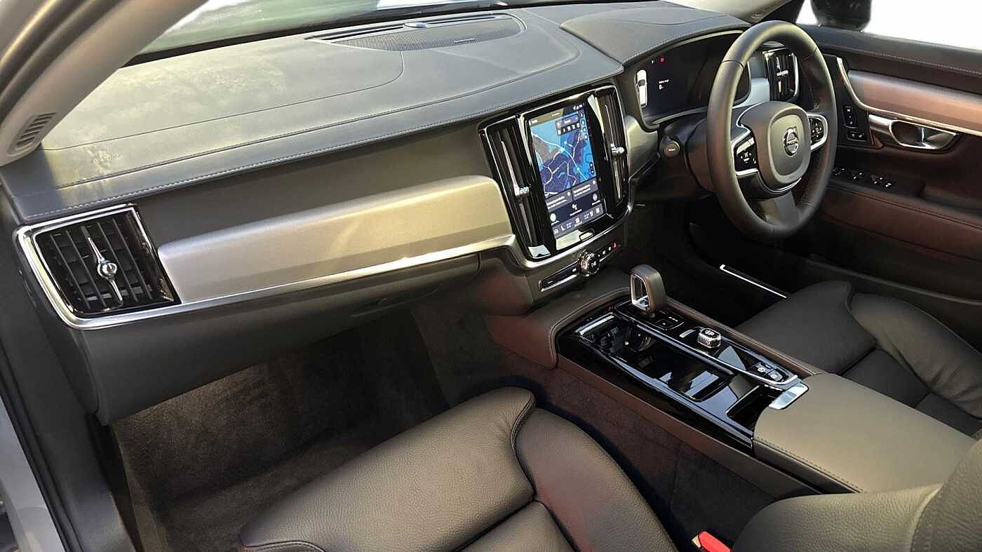 Volvo V90 Plus, T6 AWD Plug-in hybrid, Electric/Petrol, Dark