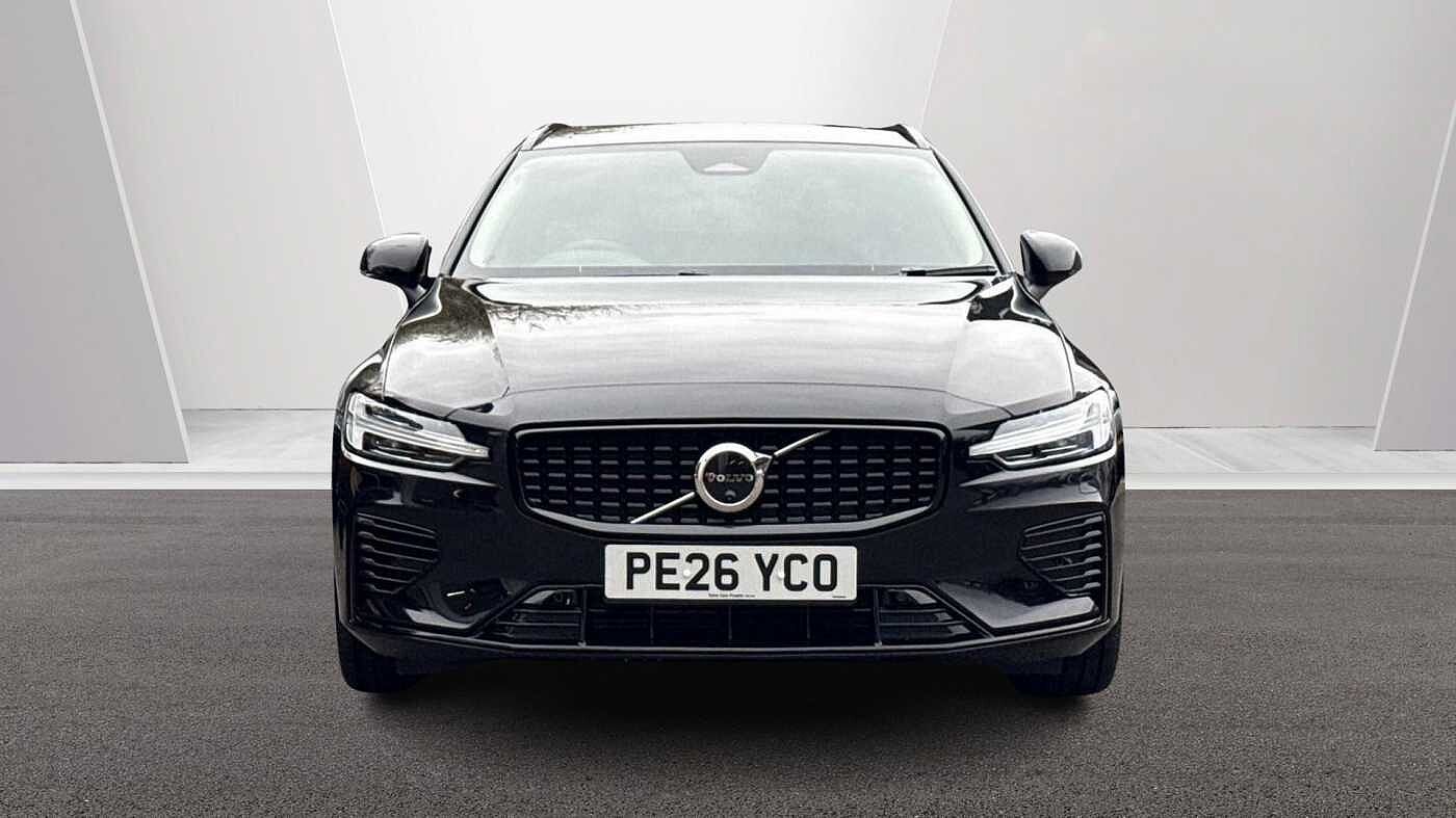 Volvo V60 Ultra, T8 AWD Plug-in hybrid, Electric/Petrol, Dark