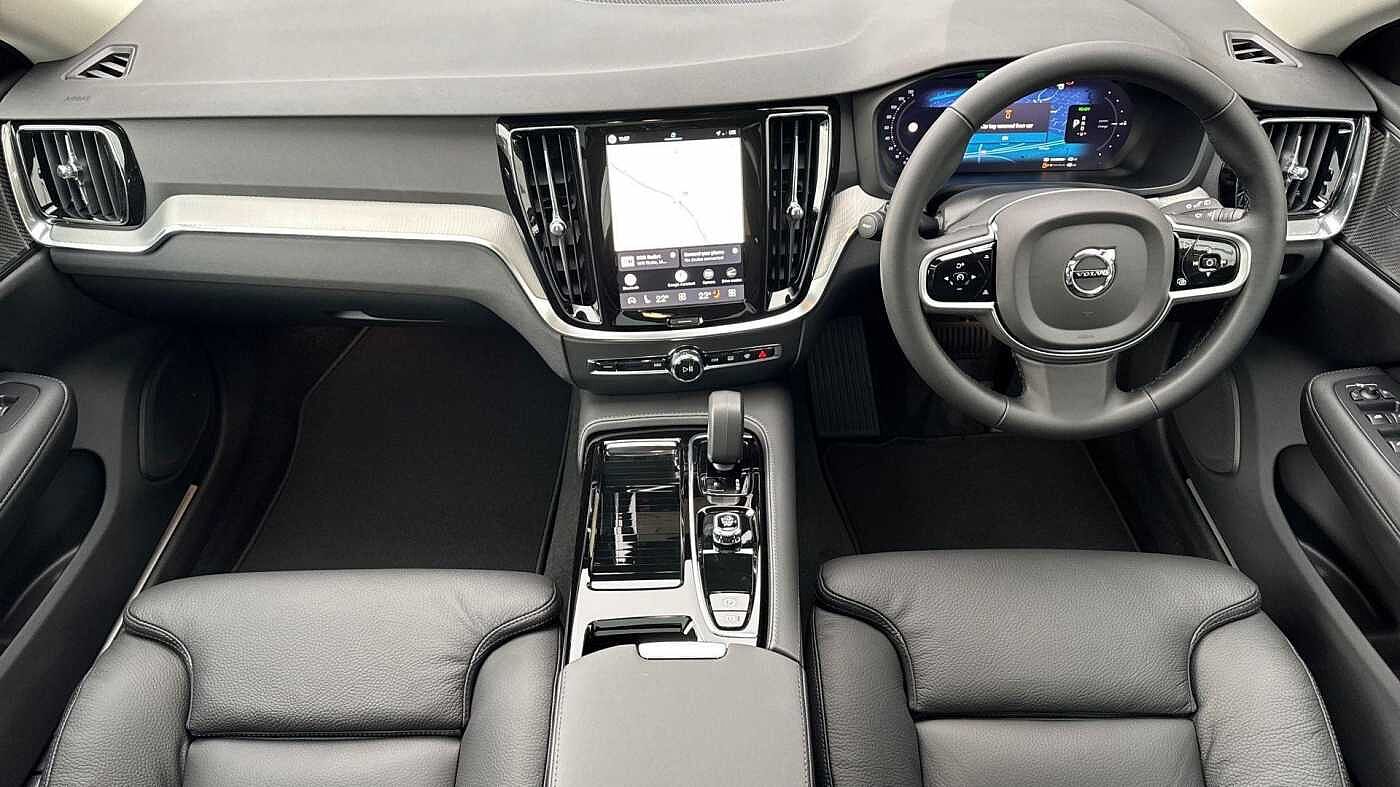 Volvo V60 Ultra, T8 AWD Plug-in hybrid, Electric/Petrol, Dark