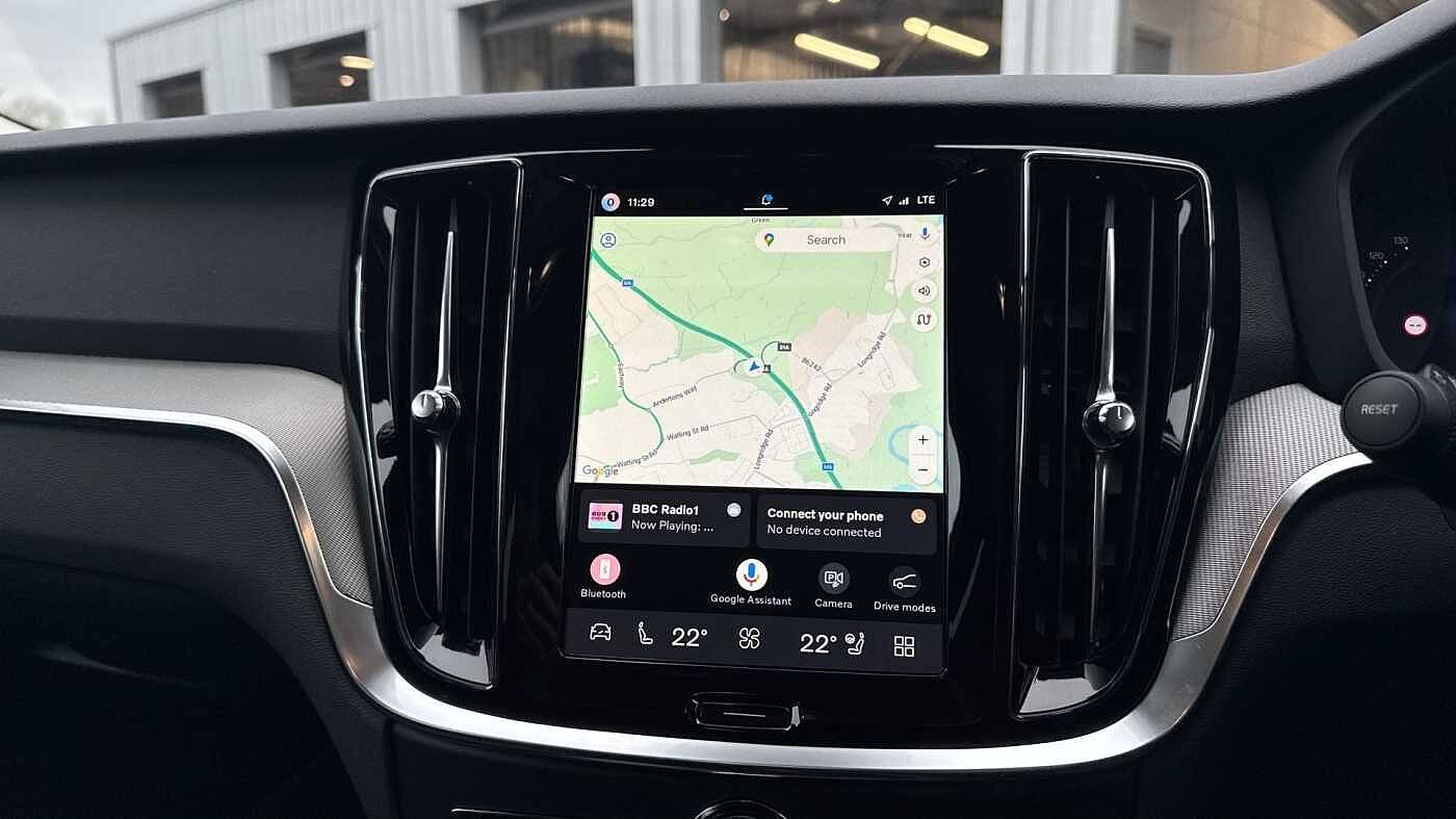 Volvo V60 Ultra, T8 AWD Plug-in hybrid, Electric/Petrol, Dark