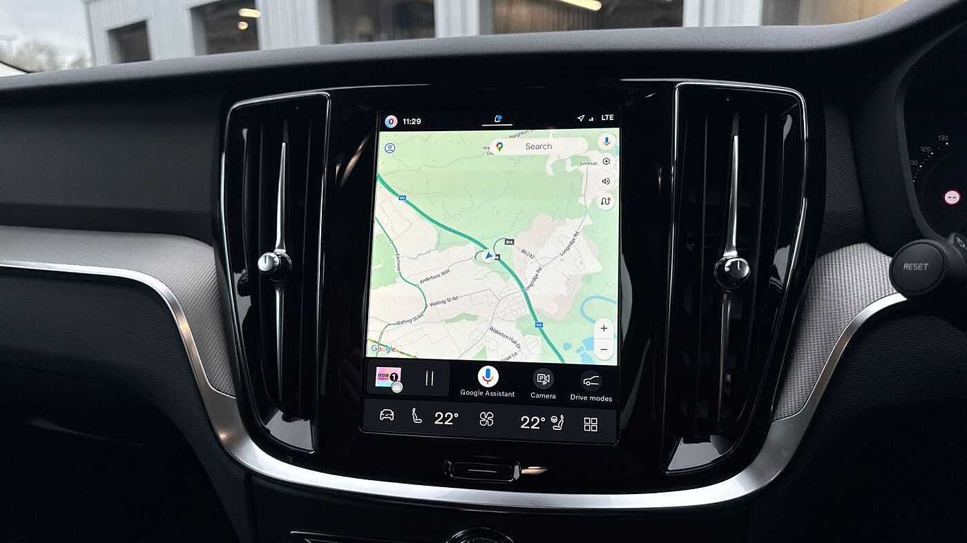 Volvo V60 Ultra, T8 AWD Plug-in hybrid, Electric/Petrol, Dark