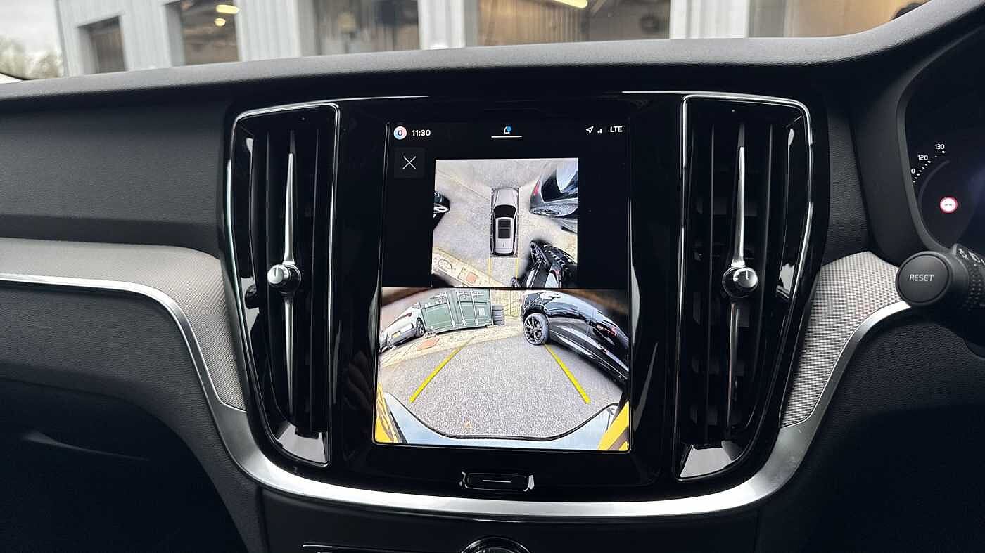Volvo V60 Ultra, T8 AWD Plug-in hybrid, Electric/Petrol, Dark
