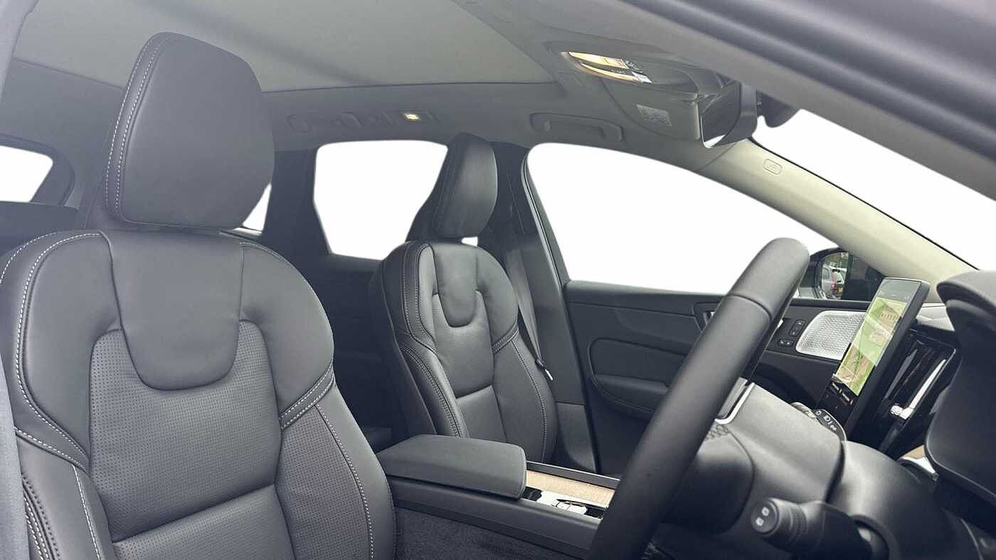 Volvo XC60 Ultra, T8 AWD Plug-in hybrid, Electric/Petrol, Dark
