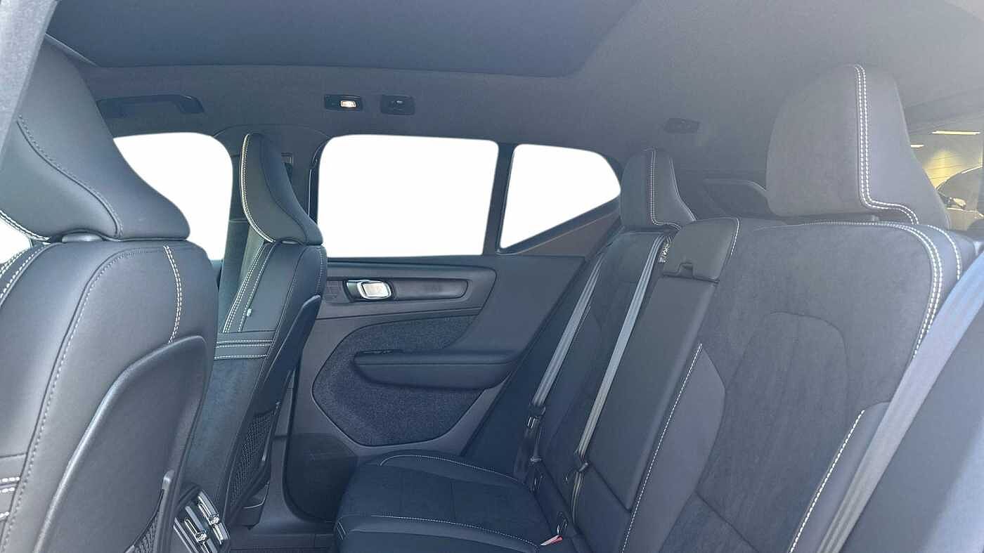 Volvo XC40 Black Edition Ultra, B3 Mild hybrid, Petrol