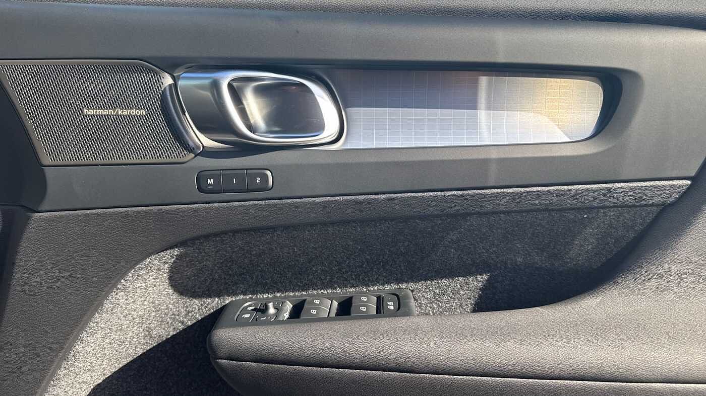 Volvo XC40 Black Edition Ultra, B3 Mild hybrid, Petrol