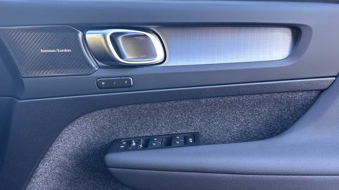 Volvo XC40 Black Edition Ultra, B4 Mild hybrid, Petrol