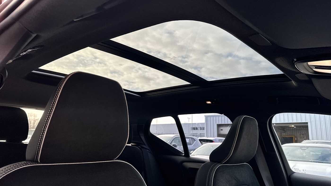Volvo XC40 Black Edition Ultra, B4 Mild hybrid, Petrol