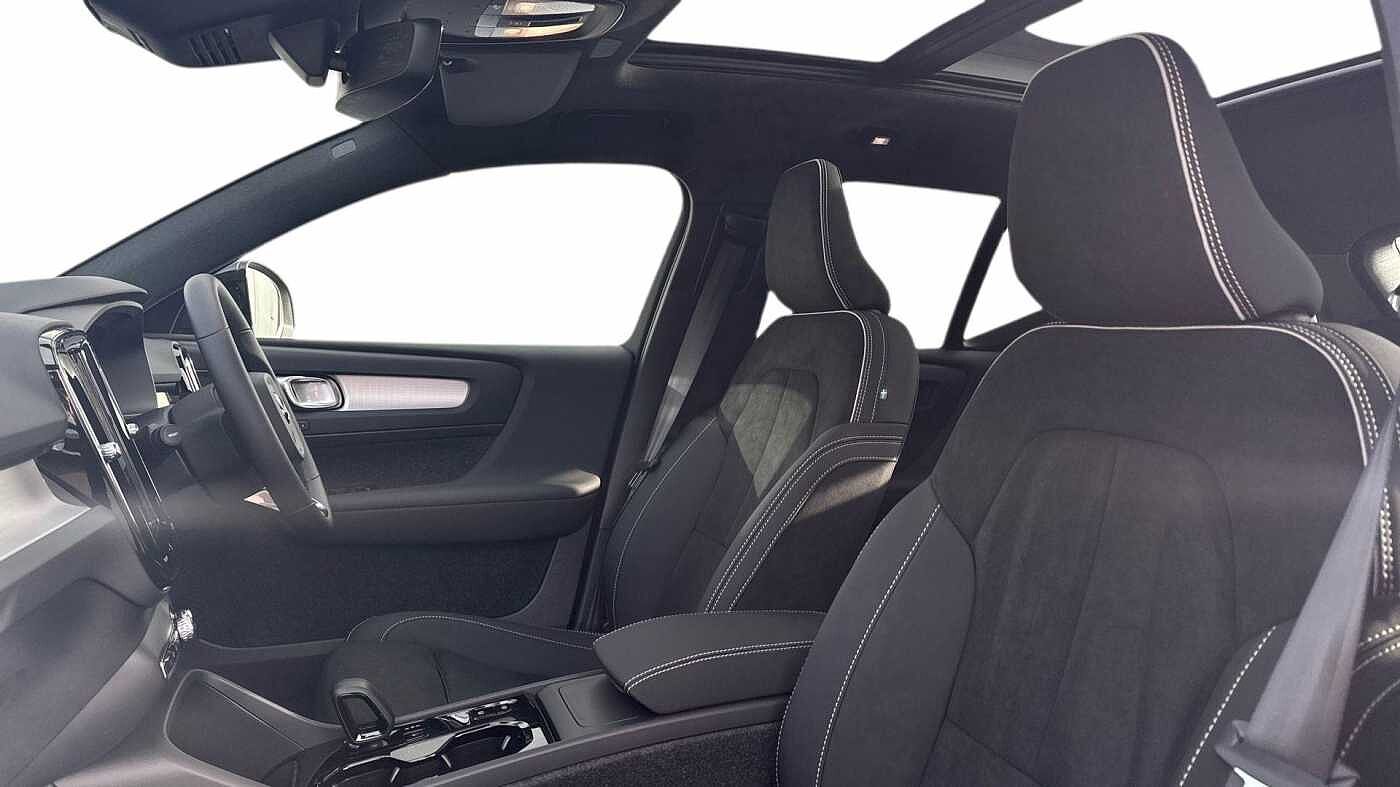 Volvo XC40 Black Edition Ultra, B4 Mild hybrid, Petrol