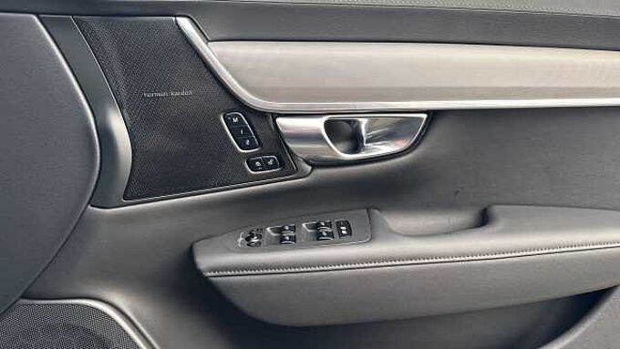 Volvo V90 Plus, T6 AWD Plug-in hybrid, Electric/Petrol, Dark