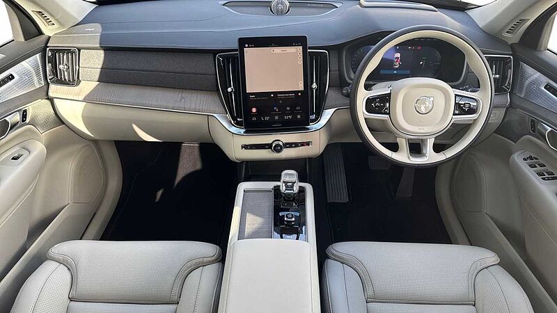Volvo XC90 Ultra, T8 AWD Plug-in hybrid, Electric/Petrol, Dark, 7 Seats