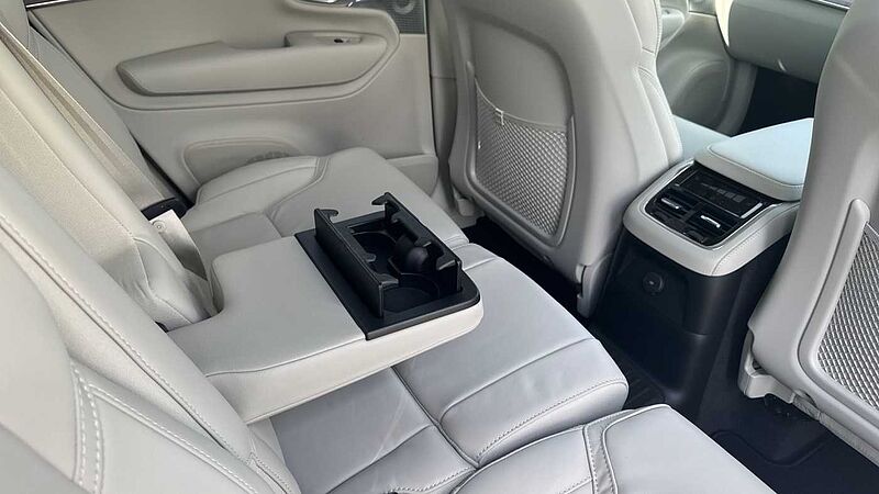 Volvo XC90 Ultra, T8 AWD Plug-in hybrid, Electric/Petrol, Dark, 7 Seats