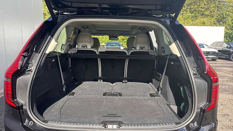 Volvo XC90 Ultra, T8 AWD Plug-in hybrid, Electric/Petrol, Dark, 7 Seats
