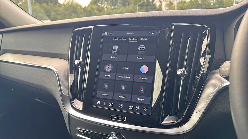 Volvo V60 Plus, T6 AWD Plug-in hybrid, Electric/Petrol, Dark